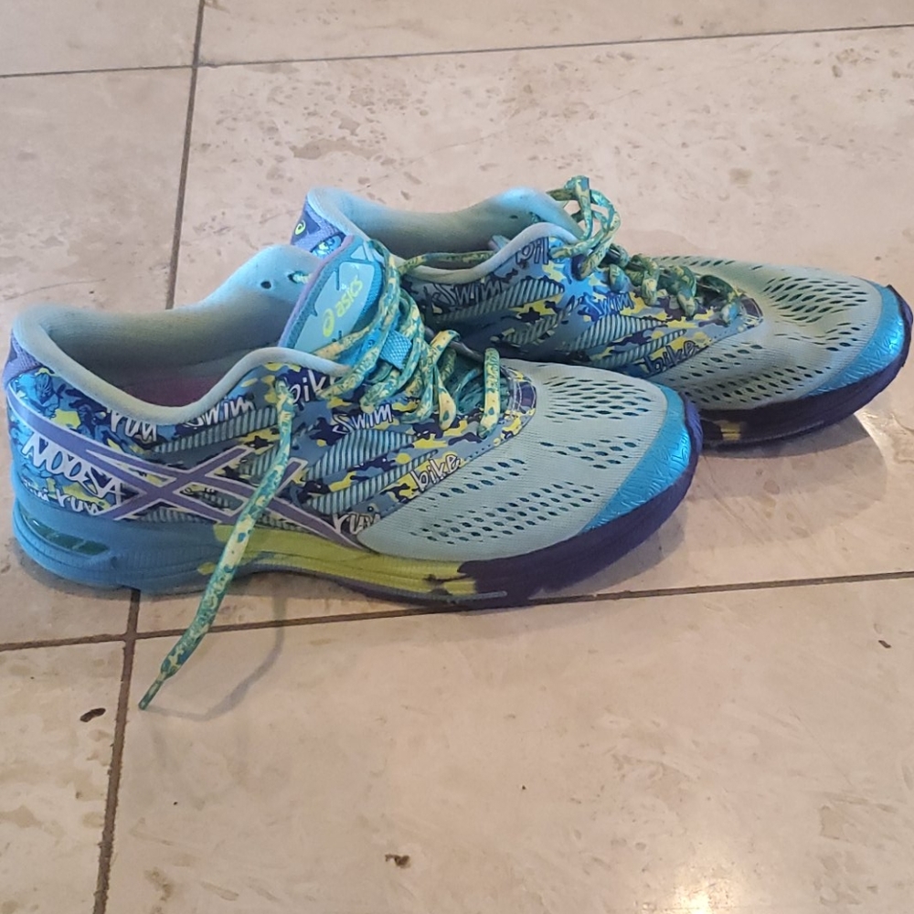 Asics Gel Running Shoea